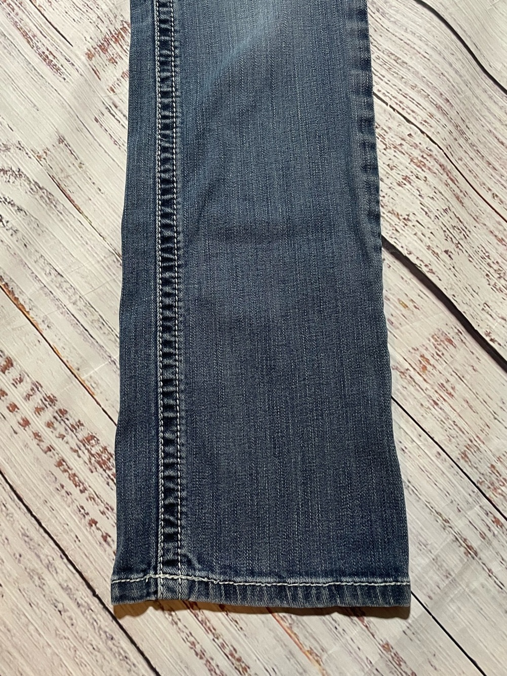 Ariat Real Denim mid-rise straight-leg women's jeans. Size 28R - Picture 6 of 14